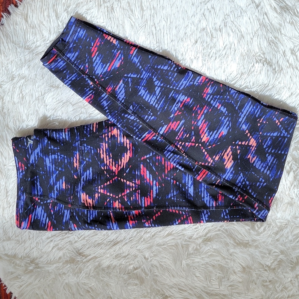 ❣NWOT Old Navy High-Waisted Geometric Print Leggings❣